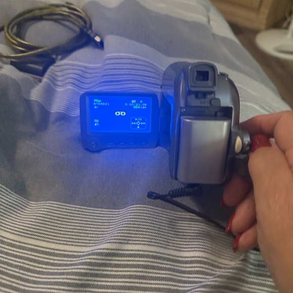 Canon Silver Digital Camcorder with 25x Optical Zoom - Picture 12 of 14